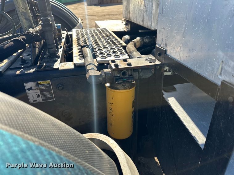 image for item DO3395 2014 Kenworth  T800W semi truck