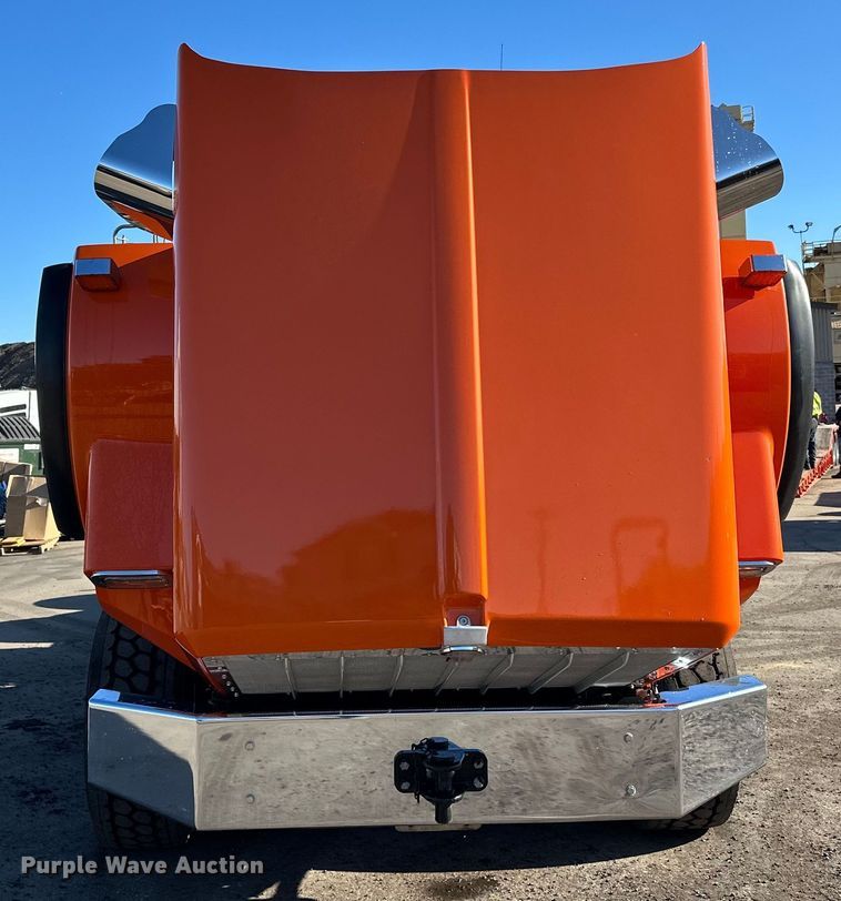 image for item DO3395 2014 Kenworth  T800W semi truck