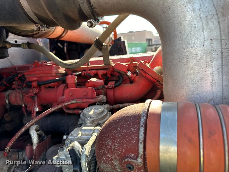 image for item DO3395 2014 Kenworth  T800W semi truck