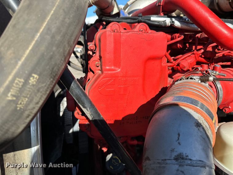 image for item DO3395 2014 Kenworth  T800W semi truck