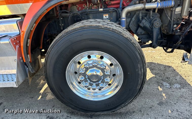 image for item DO3395 2014 Kenworth  T800W semi truck