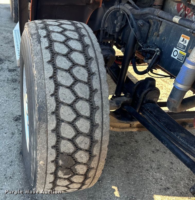 image for item DO3395 2014 Kenworth  T800W semi truck