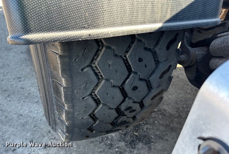 image for item DO3395 2014 Kenworth  T800W semi truck