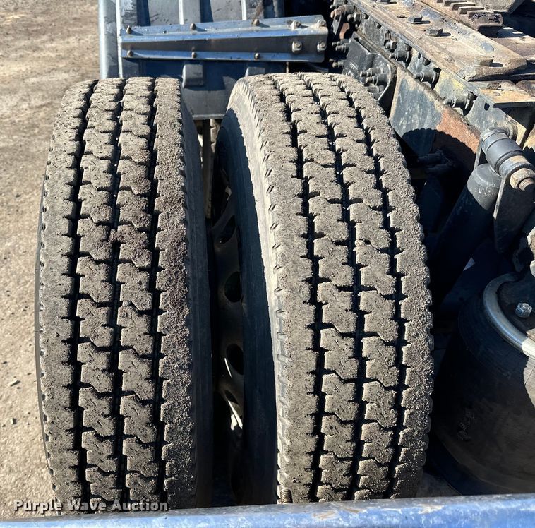 image for item DO3395 2014 Kenworth  T800W semi truck