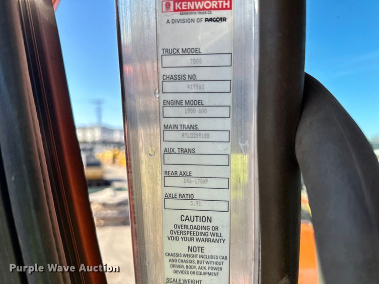 image for item DO3395 2014 Kenworth  T800W semi truck