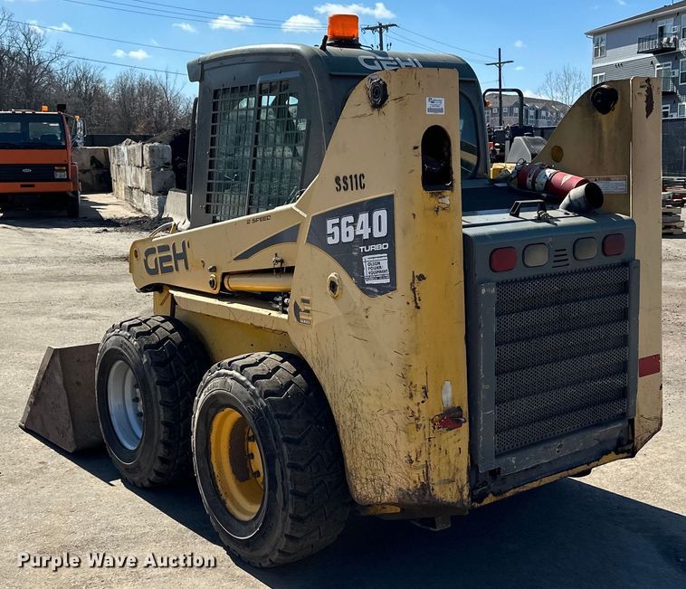 image for item DO3406 2011 Gehl 5640 skid steer loader