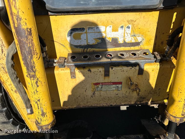 image for item DO3406 2011 Gehl 5640 skid steer loader