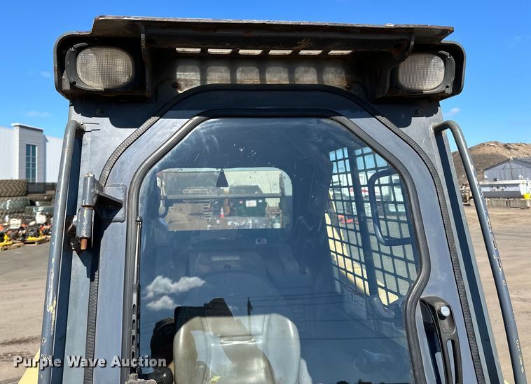 image for item DO3406 2011 Gehl 5640 skid steer loader