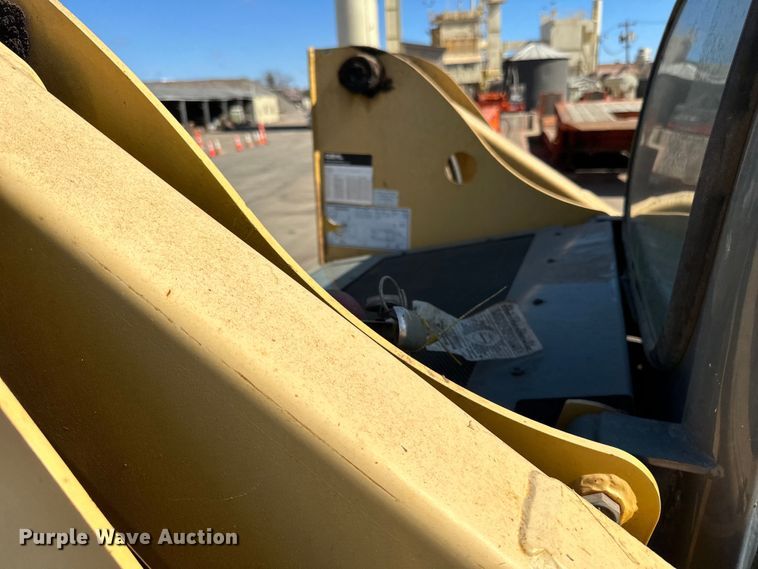 image for item DO3406 2011 Gehl 5640 skid steer loader