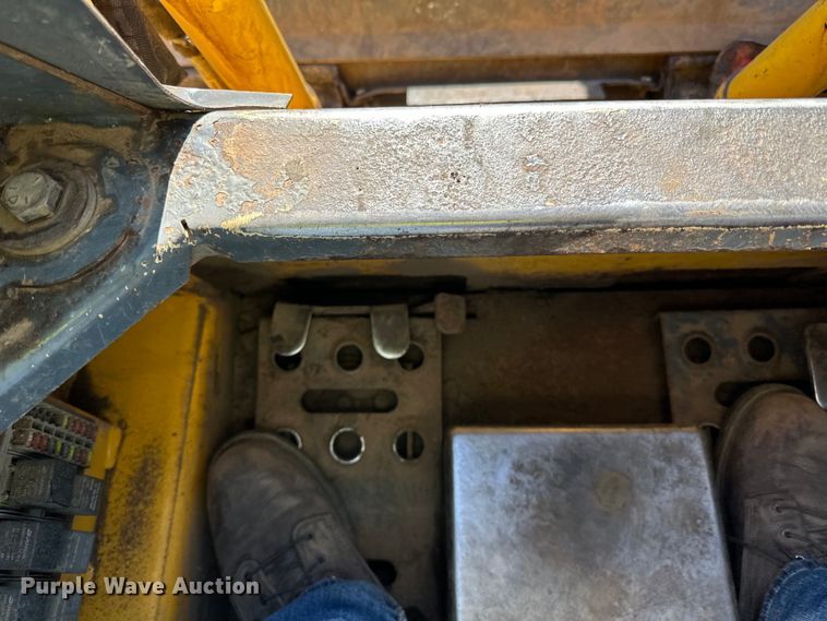 image for item DO3406 2011 Gehl 5640 skid steer loader