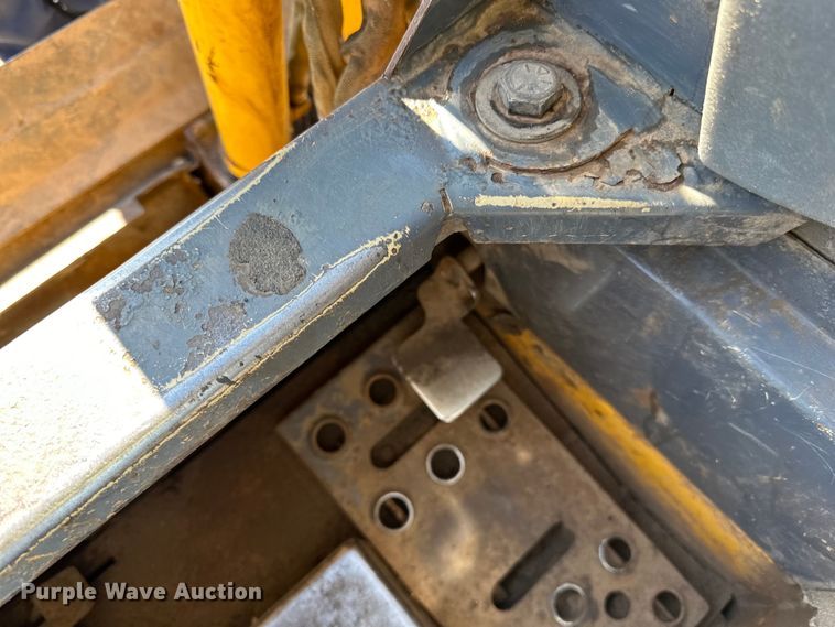 image for item DO3406 2011 Gehl 5640 skid steer loader