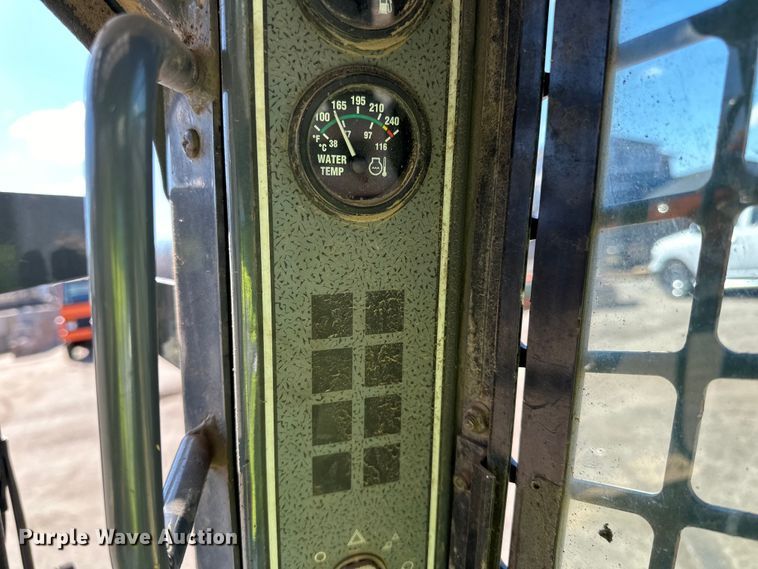 image for item DO3406 2011 Gehl 5640 skid steer loader