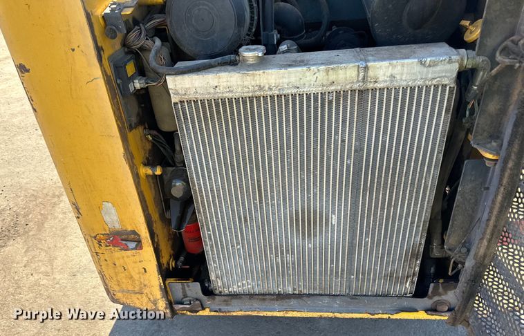 image for item DO3406 2011 Gehl 5640 skid steer loader