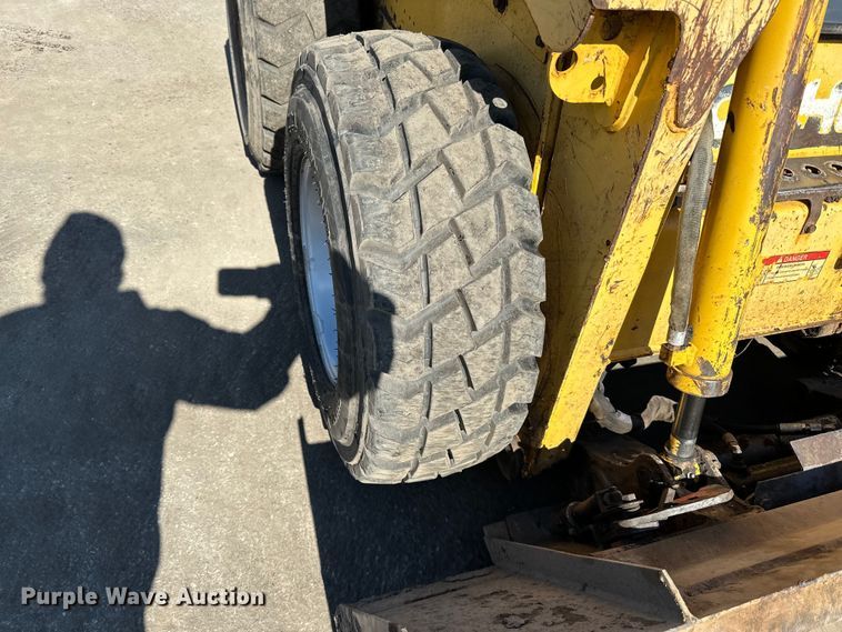 image for item DO3406 2011 Gehl 5640 skid steer loader