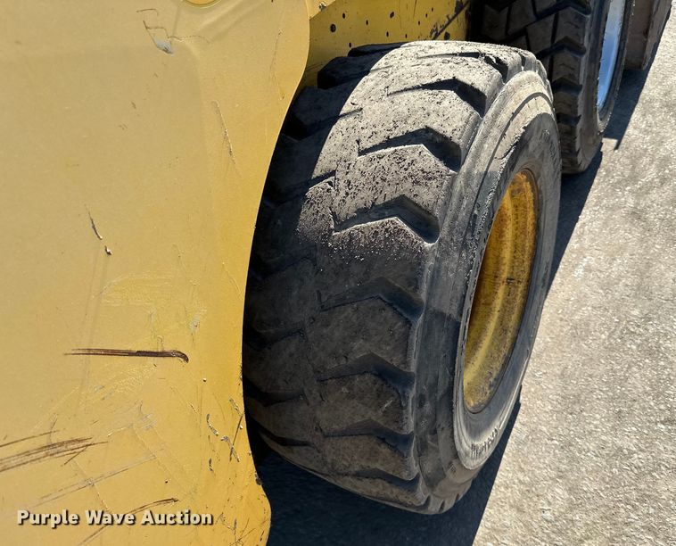 image for item DO3406 2011 Gehl 5640 skid steer loader