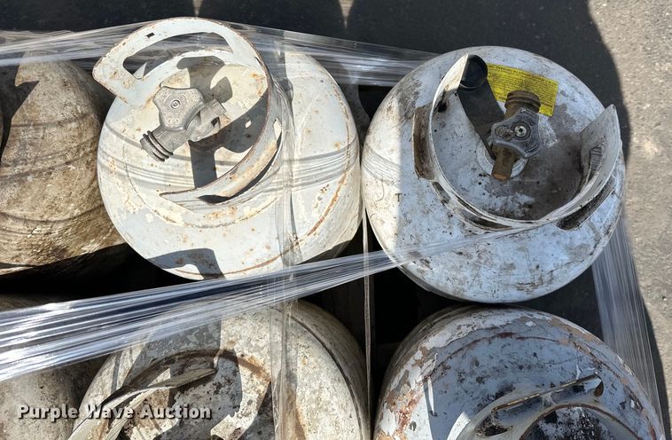 image for item DP8354 (13) LPG tanks