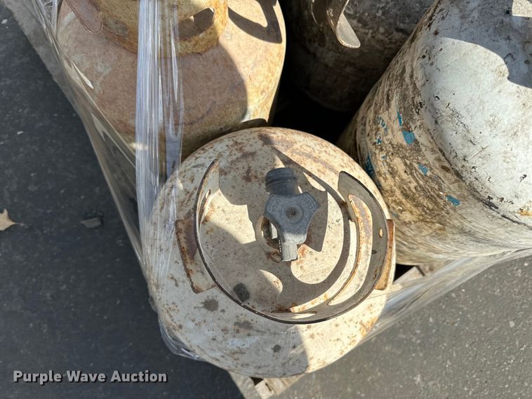 image for item DP8354 (13) LPG tanks