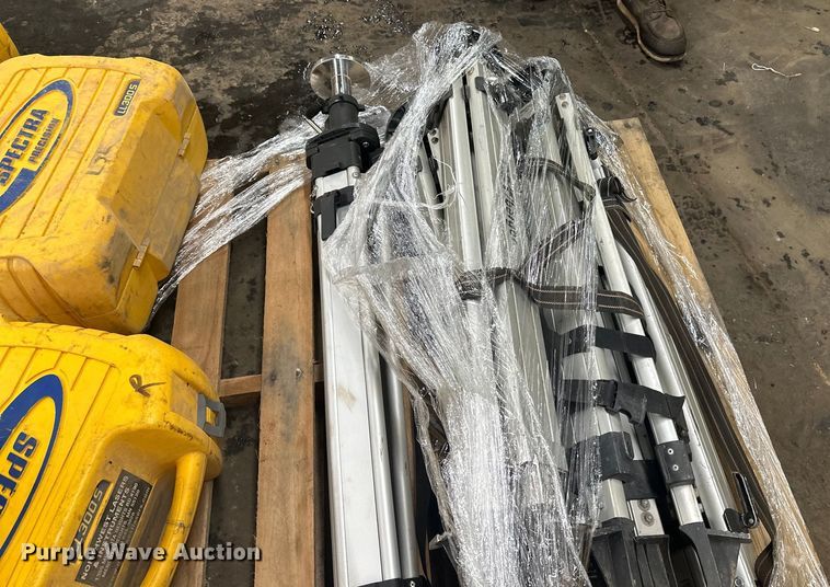 image for item DQ0605 Spectra laser leveling equipment