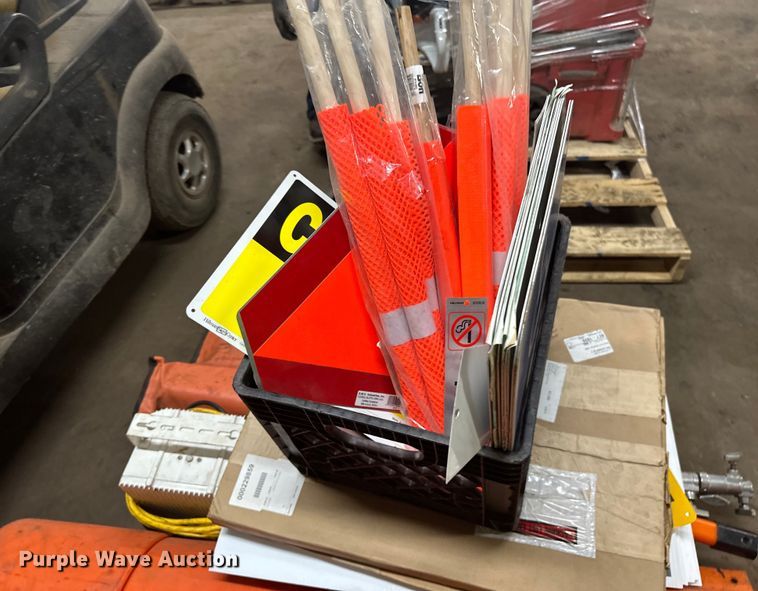 image for item DQ0611 Road safety equipment