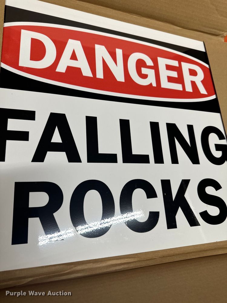 image for item DQ0611 Road safety equipment