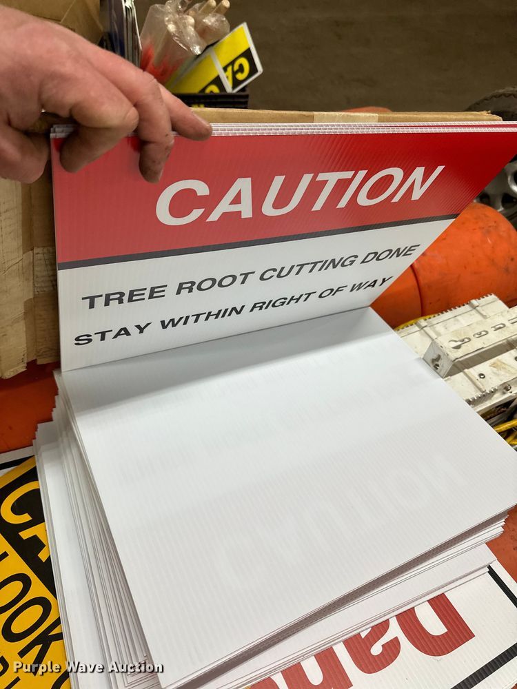 image for item DQ0611 Road safety equipment