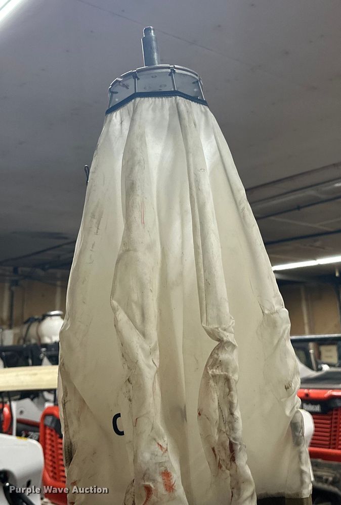 image for item DQ0611 Road safety equipment