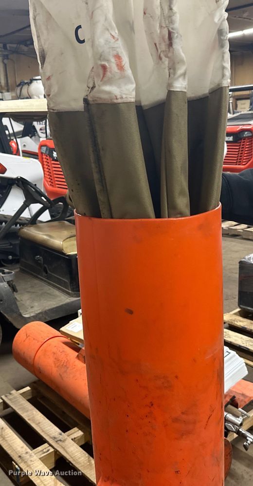 image for item DQ0611 Road safety equipment