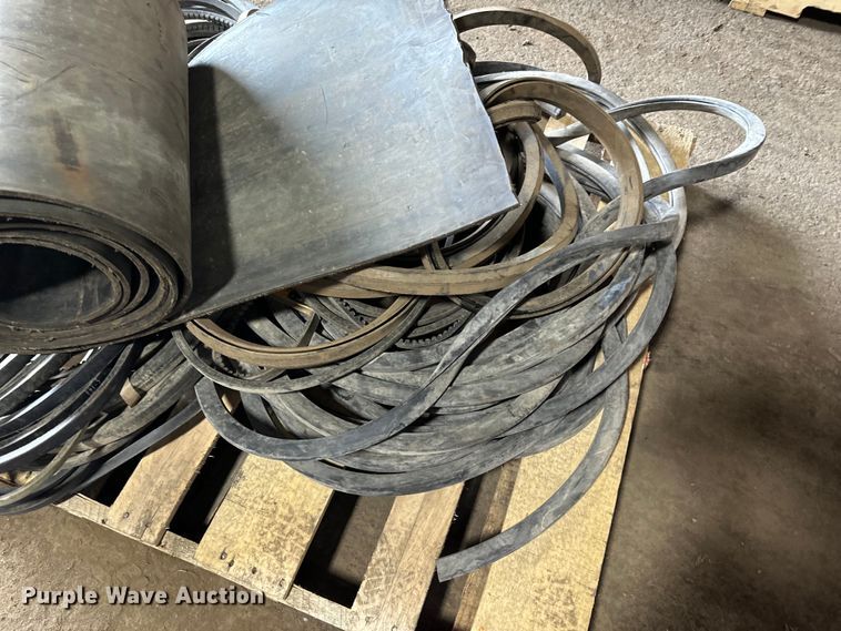 image for item DQ0654 (11) buckets of Kennametal SM03 BIT milling teeth 