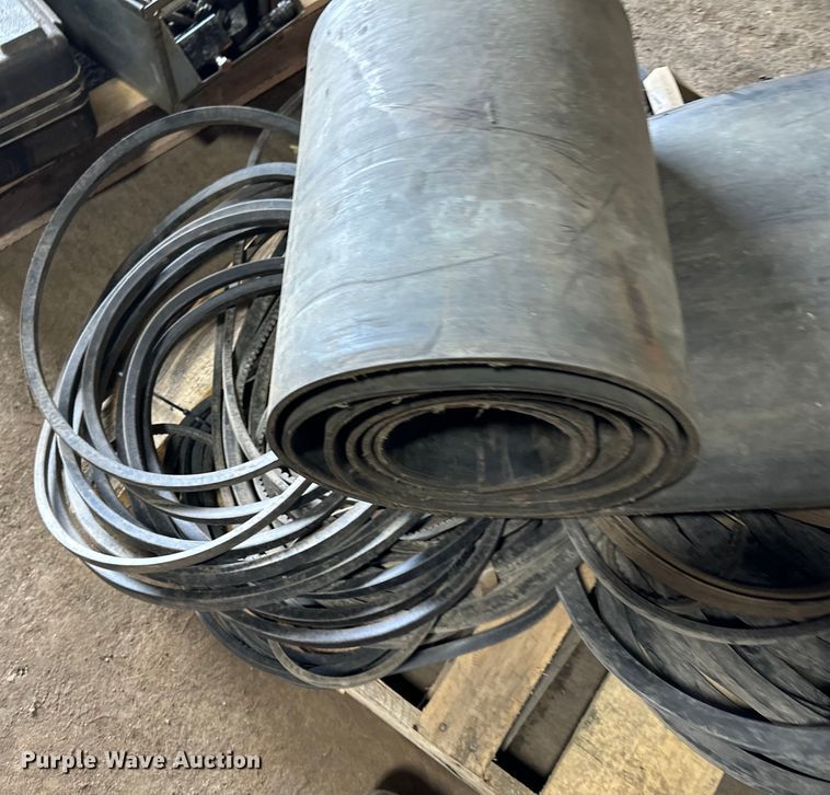 image for item DQ0654 (11) buckets of Kennametal SM03 BIT milling teeth 