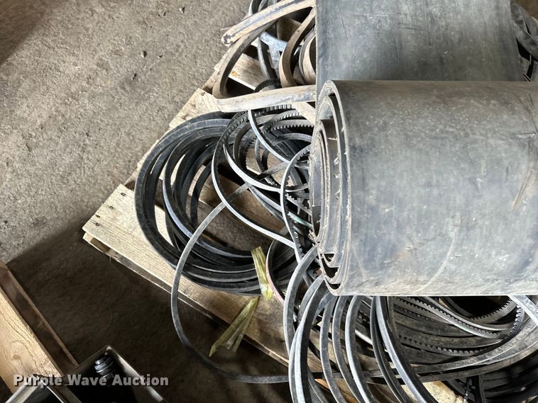 image for item DQ0654 (11) buckets of Kennametal SM03 BIT milling teeth 