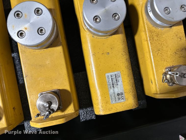 image for item DQ0657 Caterpillar grade and slope controls