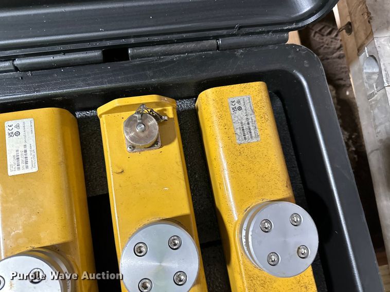 image for item DQ0657 Caterpillar grade and slope controls