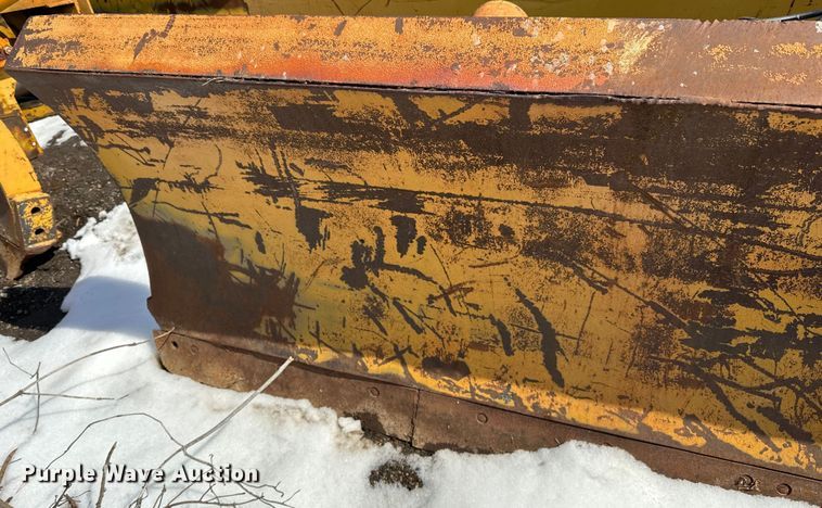 image for item DQ0663 14' W wheel loader snow plow 