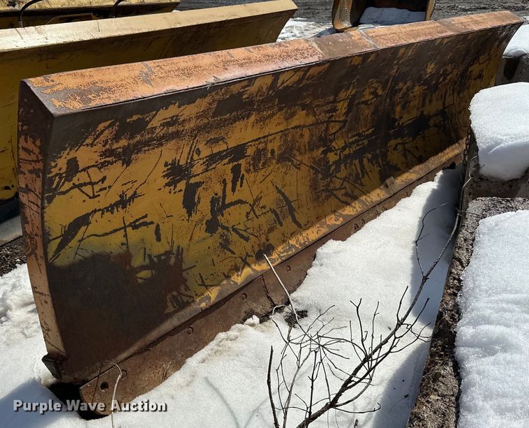 image for item DQ0663 14' W wheel loader snow plow 