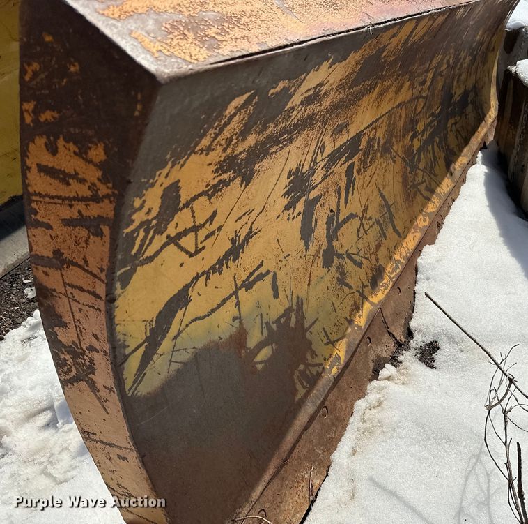 image for item DQ0663 14' W wheel loader snow plow 