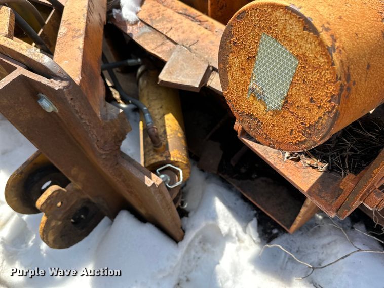 image for item DQ0663 14' W wheel loader snow plow 