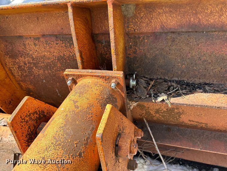 image for item DQ0663 14' W wheel loader snow plow 