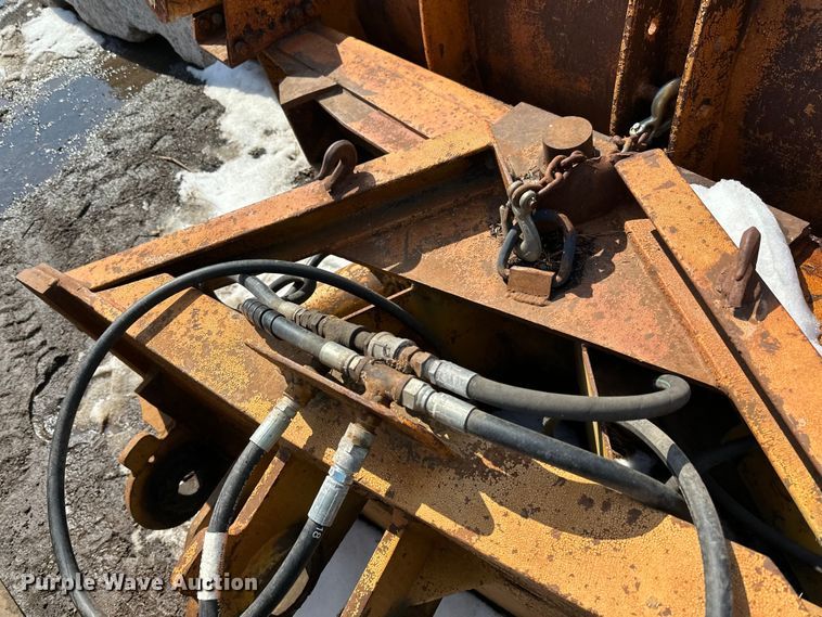 image for item DQ0663 14' W wheel loader snow plow 