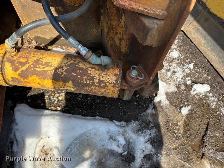 image for item DQ0663 14' W wheel loader snow plow 