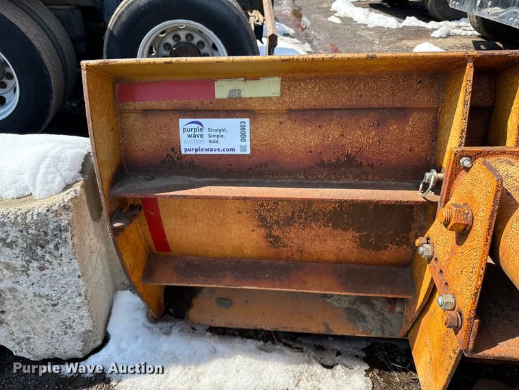 image for item DQ0663 14' W wheel loader snow plow 