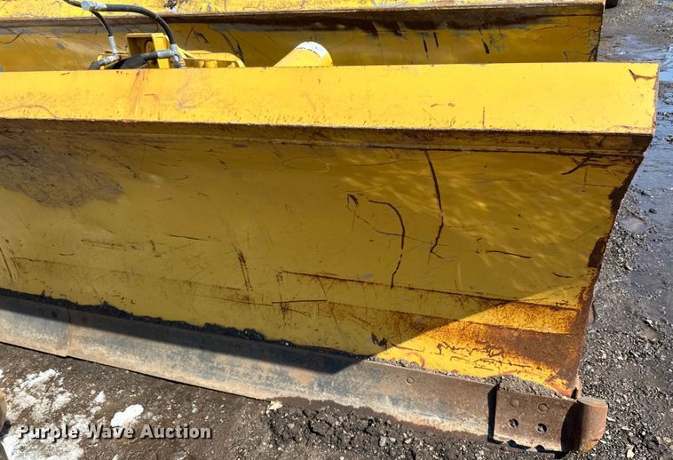image for item DQ0664 Henke 14' W wheel loader snow plow