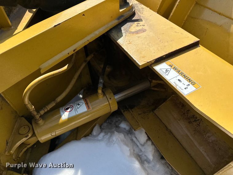 image for item DQ0664 Henke 14' W wheel loader snow plow