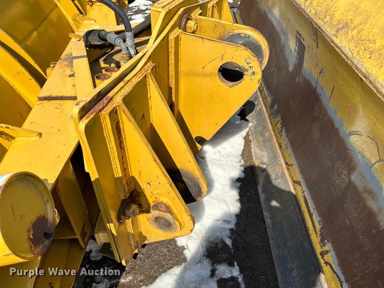 image for item DQ0664 Henke 14' W wheel loader snow plow