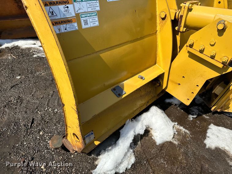 image for item DQ0664 Henke 14' W wheel loader snow plow