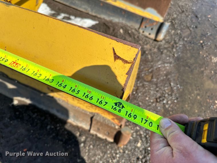 image for item DQ0664 Henke 14' W wheel loader snow plow