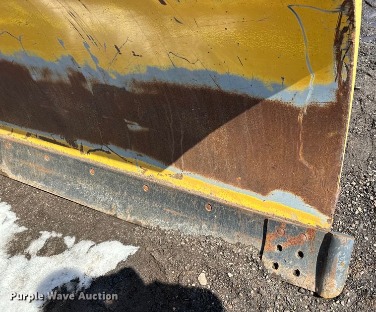image for item DQ0665 14' W wheel loader snow plow 