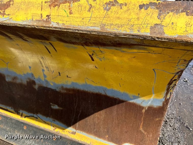 image for item DQ0665 14' W wheel loader snow plow 