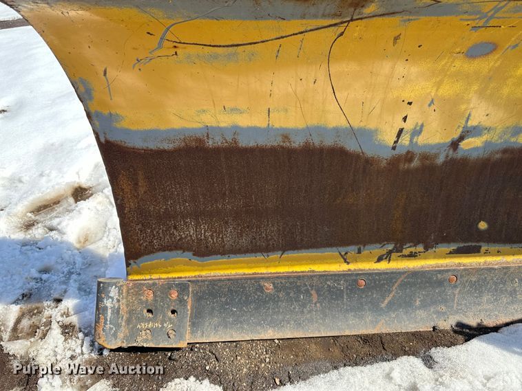 image for item DQ0665 14' W wheel loader snow plow 