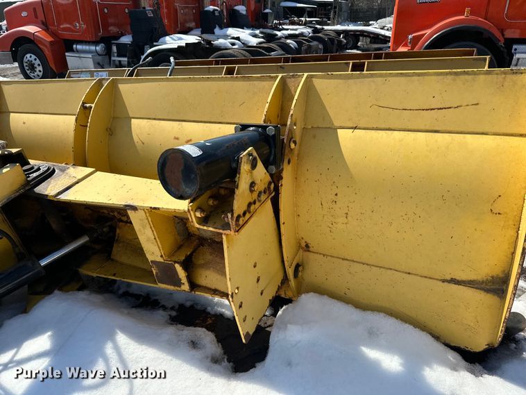 image for item DQ0665 14' W wheel loader snow plow 