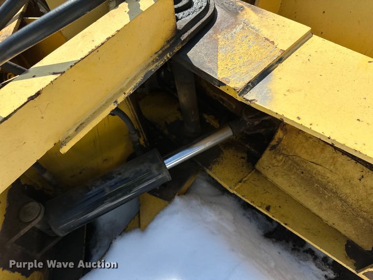 image for item DQ0665 14' W wheel loader snow plow 